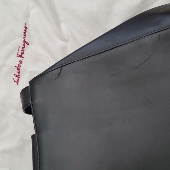 Salvatore Ferragamo DQ-21 5212 Gancini Black Bucket Leather Shoulder Bag dustbag - Picture 9 of 10